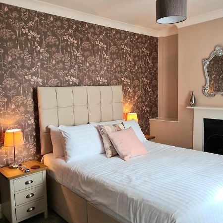 Sea Beach House Apartment Eastbourne Bagian luar foto